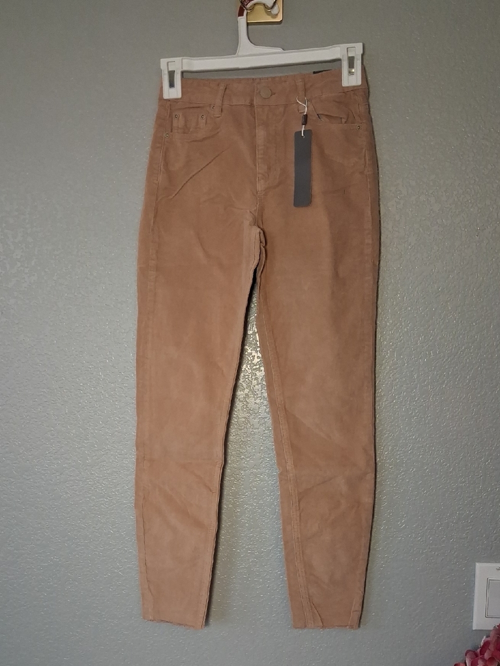 Tractr Women's Skinny Jeans in Tan